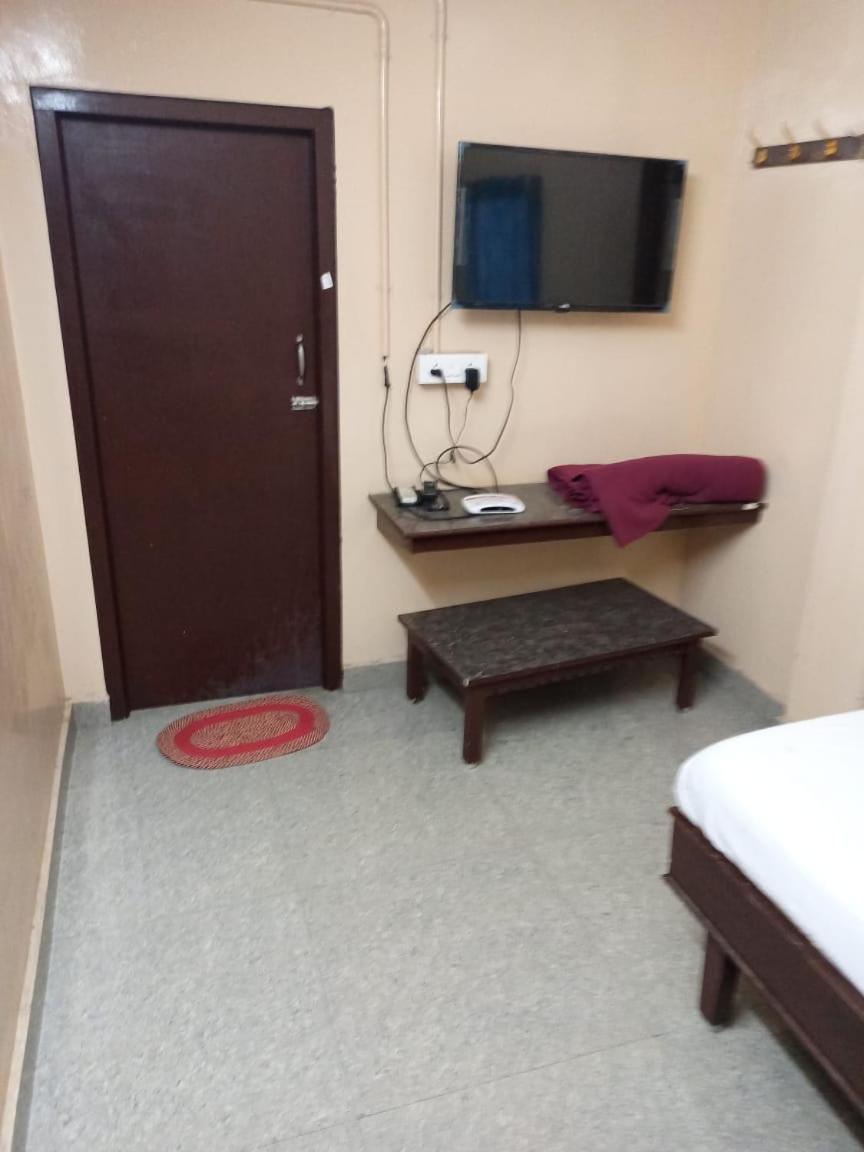Sri Ambika Lodge Rajapalaiyam Eksteriør bilde